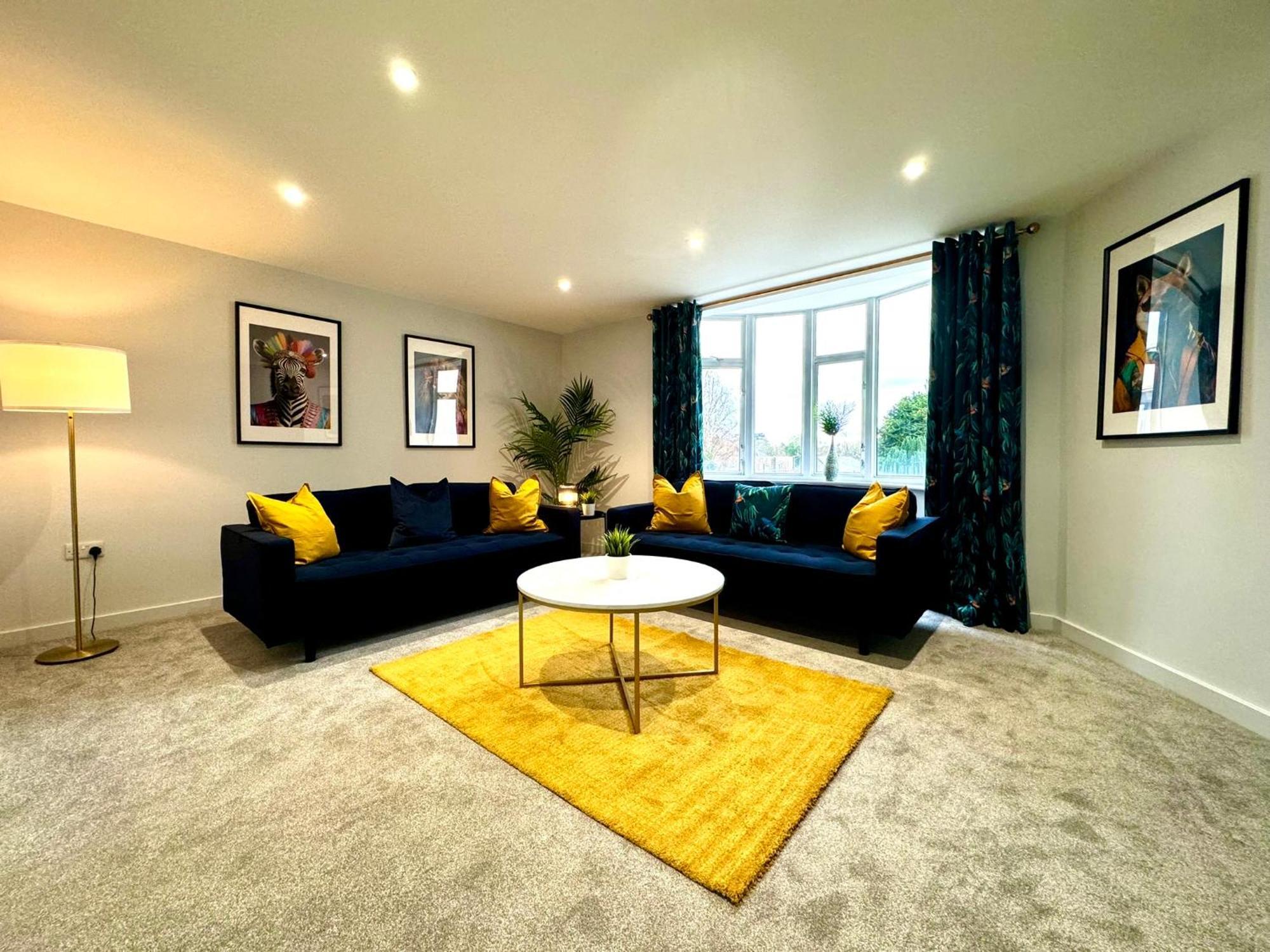 Amazing Large 3 Bedroom Apartment - Sleeps 8! Bournemouth Exterior photo