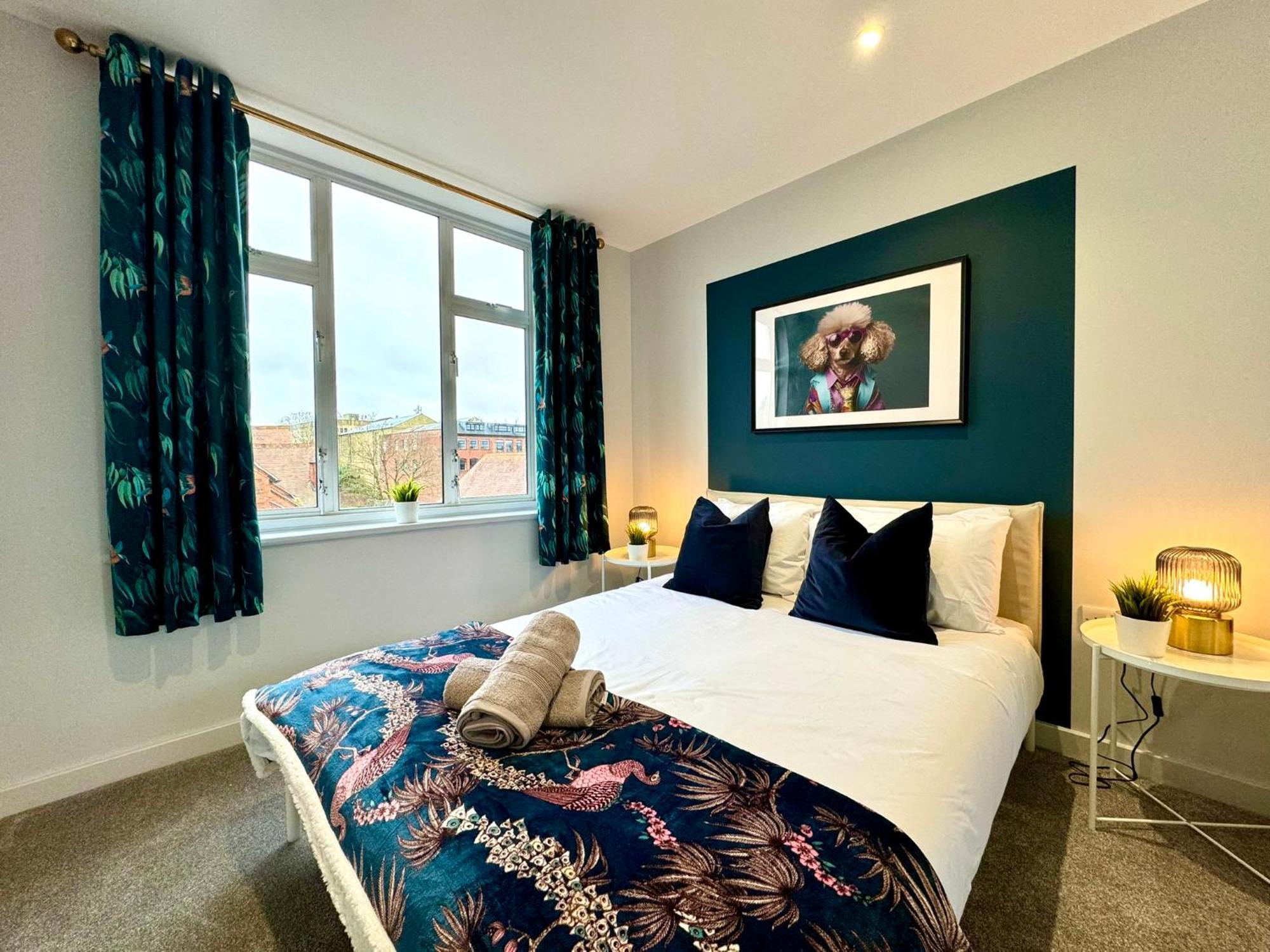 Amazing Large 3 Bedroom Apartment - Sleeps 8! Bournemouth Exterior photo