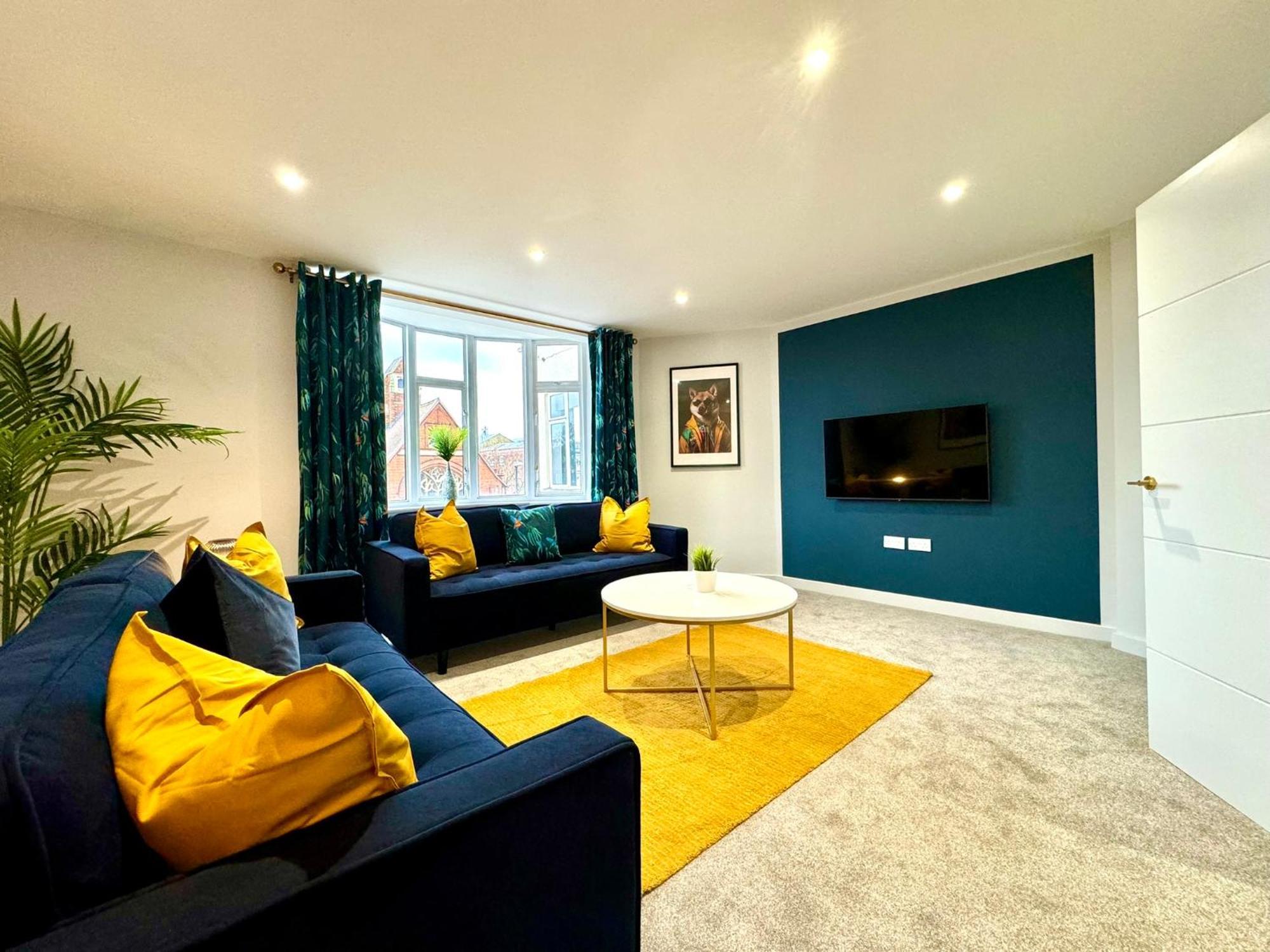 Amazing Large 3 Bedroom Apartment - Sleeps 8! Bournemouth Exterior photo